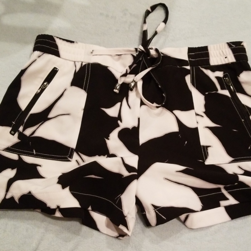 New York and company shorts